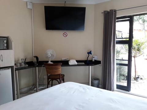 8 Ibis Lane Guest House Bed and Breakfast in Sandton