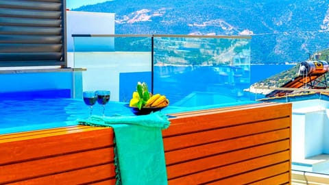 View (from property/room), Balcony/Terrace, Sea view, Swimming pool, Entertainment