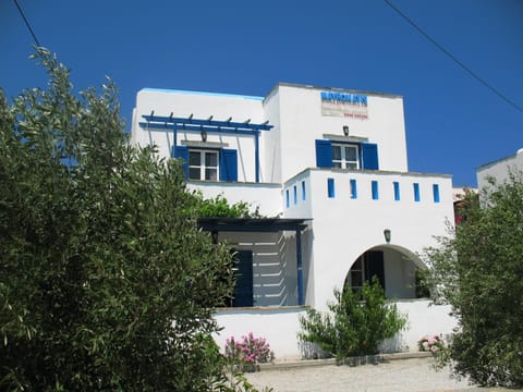 Mavromatis Studios Apartment in Naxos