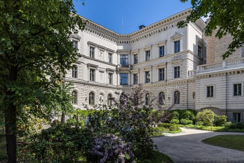 Property building, Day, Garden, Garden view