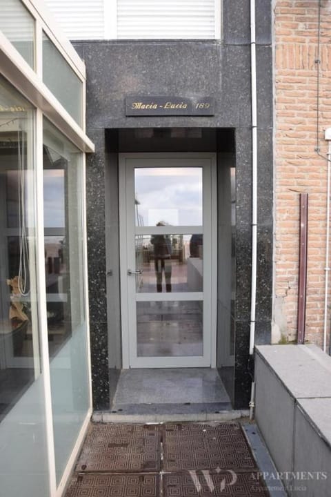 Appartement Lucia, 8ste verdieping Condo in Bruges