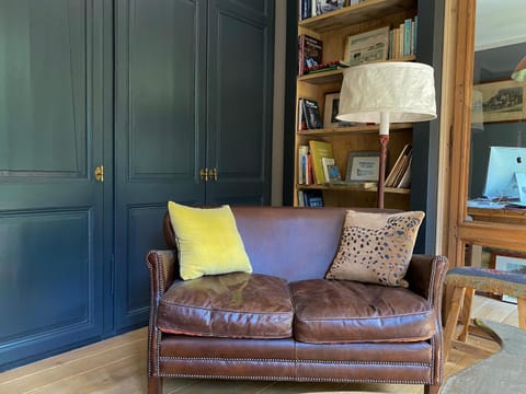 Library, Living room, Seating area, hair dresser