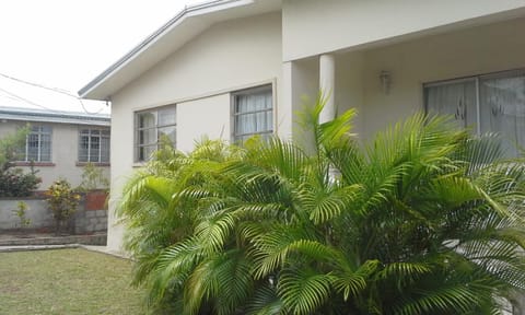 A Home Away from Home Urlaubsunterkunft in Bridgetown