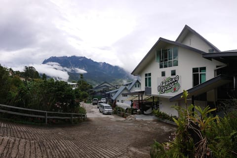 Property building, Day, Natural landscape, Mountain view