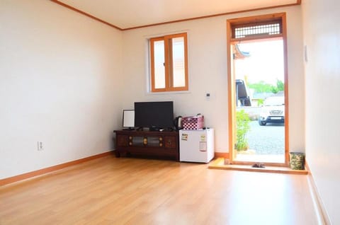 GyeongJu Ran Han-ok Bed and Breakfast in South Korea