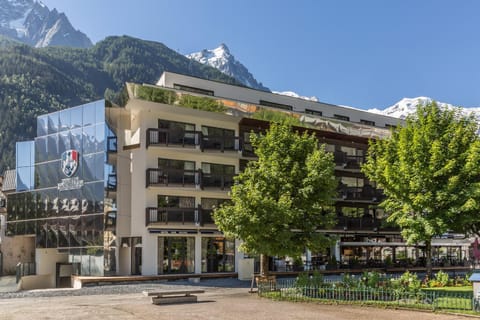 Property building, Facade/entrance, Natural landscape, Mountain view