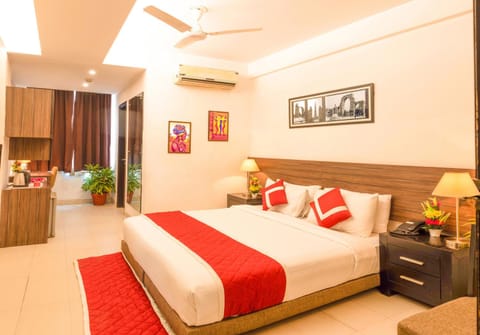 Octave Golfcourse Inn Bed and Breakfast in Gurugram