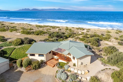 Property building, Bird's eye view, Beach