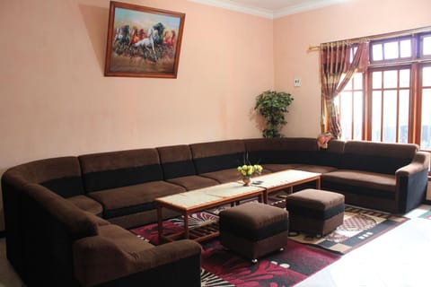 Living room, group of guests