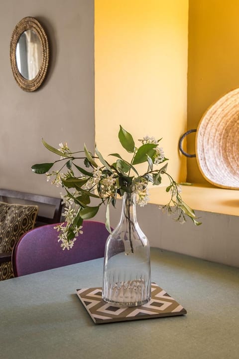 Decorative detail, Dining area