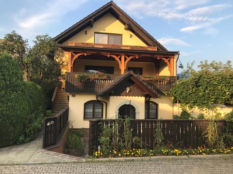 Property building, Facade/entrance, Summer, Garden, Autumn