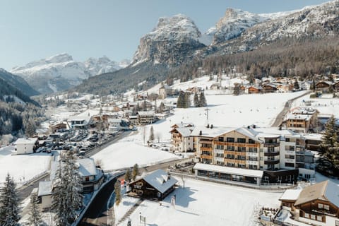 Property building, Natural landscape, Bird's eye view, Mountain view