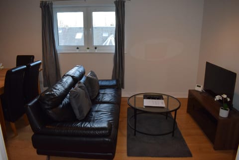 Kelpies Serviced Apartments Callum- 3 Bedrooms- Sleeps 6 Appartement in Livingston