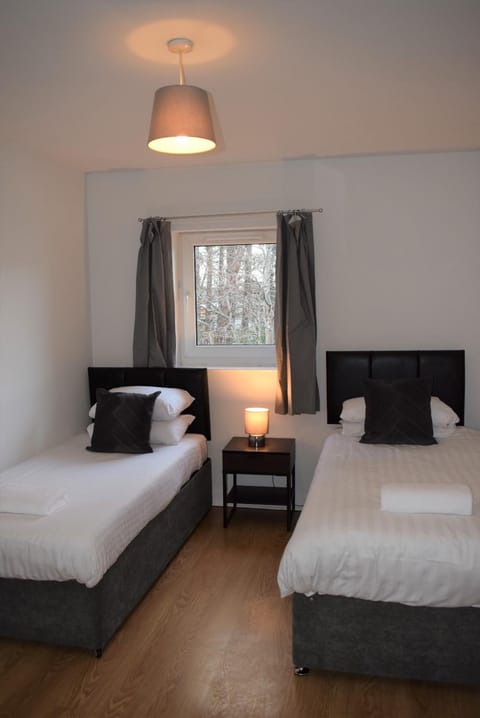 Kelpies Serviced Apartments Callum- 3 Bedrooms- Sleeps 6 Appartement in Livingston