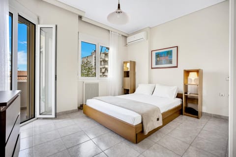 Bed, Photo of the whole room, Bedroom, air conditioner