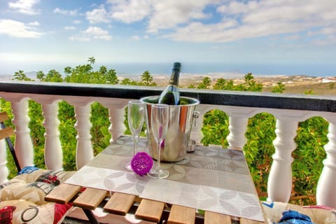 Garden view, Mountain view, Sea view, Street view