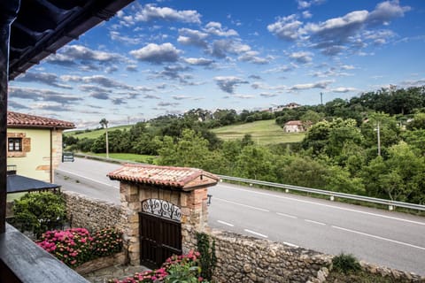 Property building, Day, Neighbourhood, Balcony/Terrace, City view, Garden view, Mountain view, Street view