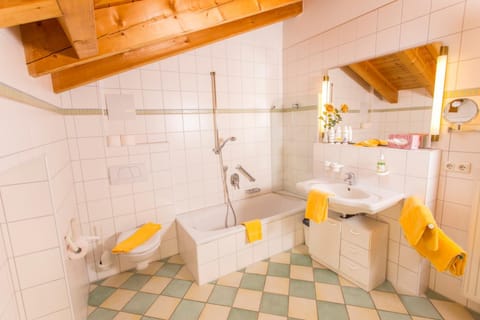 Ferienwohnung Gästehaus Büchele Kleinwalsertal Country House in Oberstdorf