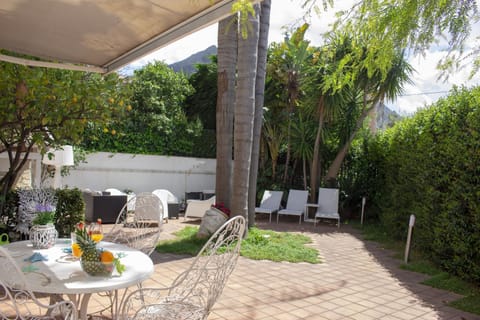 BBQ facilities, Garden, Balcony/Terrace, Garden view, Continental breakfast, English/Irish breakfast, American breakfast, Lunch, Dinner, Non alcoholic drinks