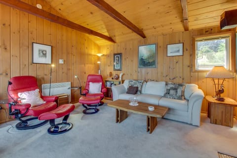 The Cabin At Penn Cove House in Whidbey Island