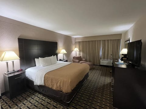 Quality Inn & Suites Cincinnati Downtown Hotel in Cincinnati