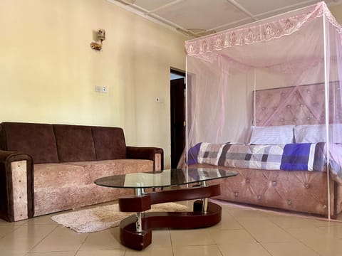 Akogo House - BnB , Hostel, Backpackers & Volunteer Center Hostel in Mombasa