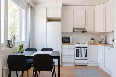 Dining area, kitchen