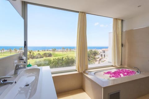 Amarilla Golf Villas - wonderful accommodation - stunning views Appartement in Abona