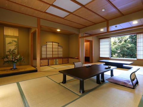 Living room, Photo of the whole room, Seating area, Garden view, Inner courtyard view