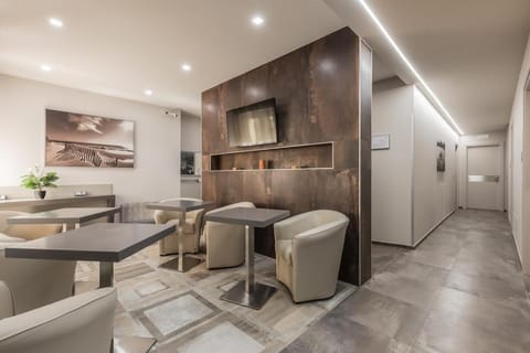 Astoria Suite Apartments Condo in Bologna