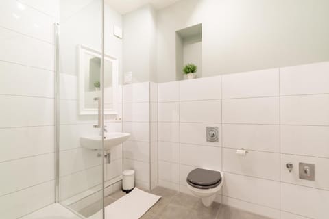 Bathroom, Photo of the whole room