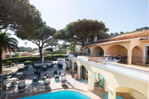 Restaurant/places to eat, Parking