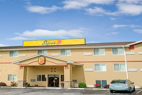 Super 8 by Wyndham Independence Kansas City Hotel in Independence