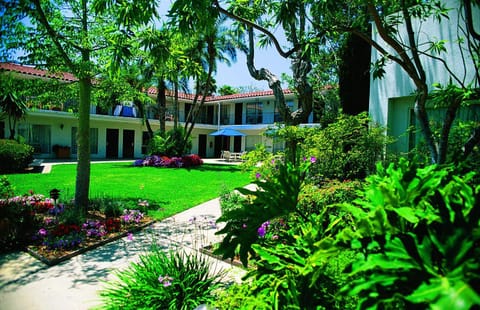 Property building, Garden, On site, Garden view