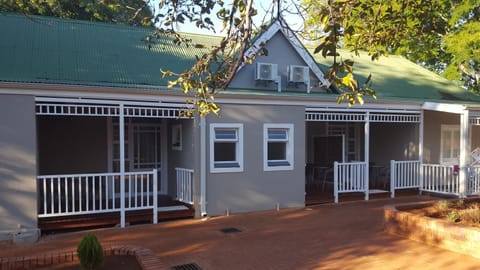 Bellevue Manor Guest House Bed and Breakfast in KwaZulu-Natal