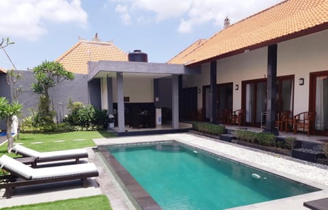 Plawa Bali Guest House Bed and Breakfast in North Kuta