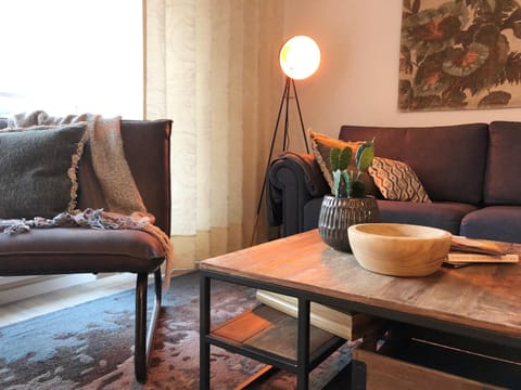 Living room, Photo of the whole room, Seating area