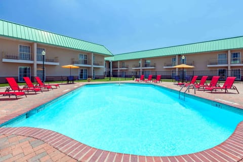 Extend-a-Suites - Extended Stay, I-40 Amarillo West Hotel in Amarillo