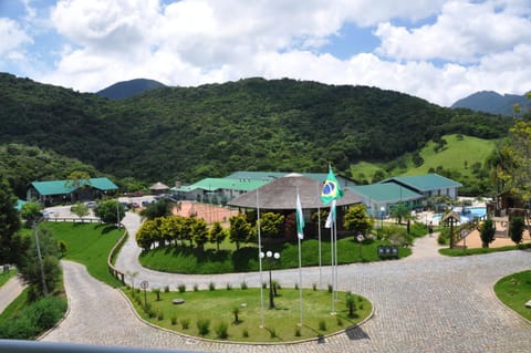 Property building, Day, Natural landscape, Bird's eye view, Mountain view