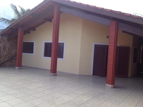 Casa com Piscina House in Itanhaém