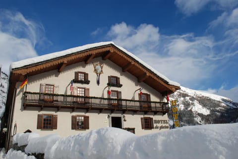 Property building, Winter, Ski School, Skiing