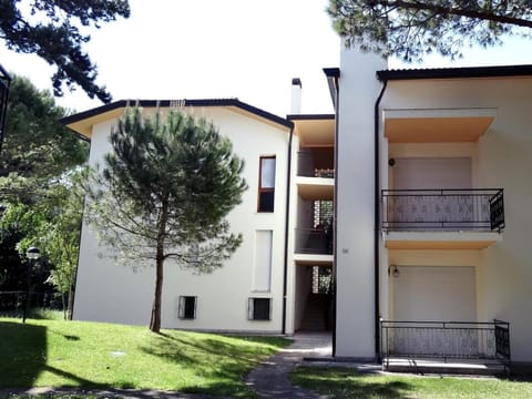 Property building, Garden view