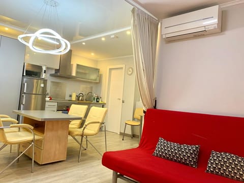 Camp Nou, Europa Fira - modern two-bedroom apartment with heating Condo in L'Hospitalet de Llobregat