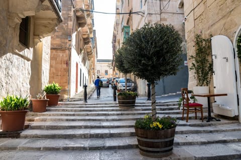 Sant Orsla Suite Condo in Valletta