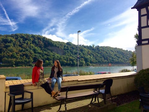 Haus am Ufer mit Rheinpanoramablick Condo in Koblenz