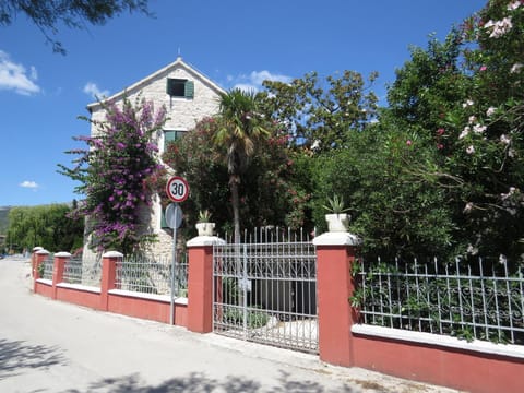 Facade/entrance, Garden