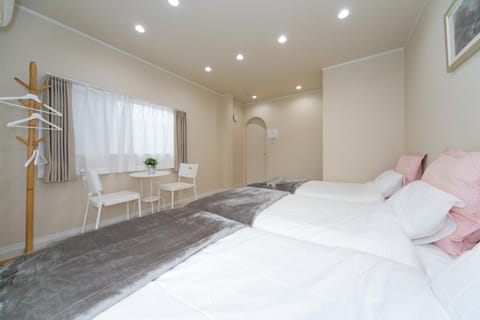 Nao's Guesthouse 2 一軒家貸切 Maison in Osaka
