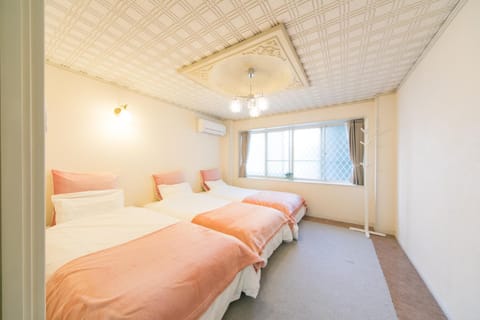 Nao's Guesthouse 2 一軒家貸切 Haus in Osaka