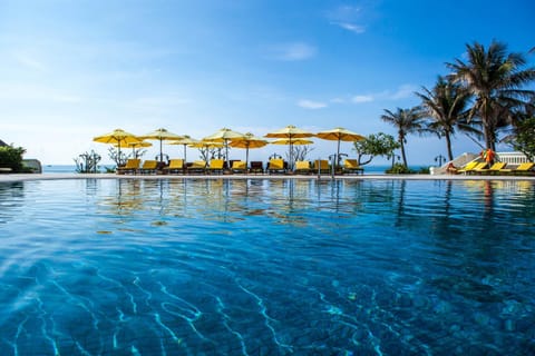 Beach, Swimming pool, Sunrise