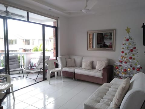 Day, Living room, Decorative detail, Seating area, On site, Mountain view, Pool view